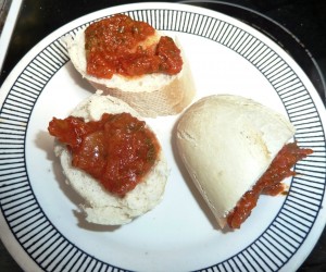 Sacla Tomato and Basil Bread Topping